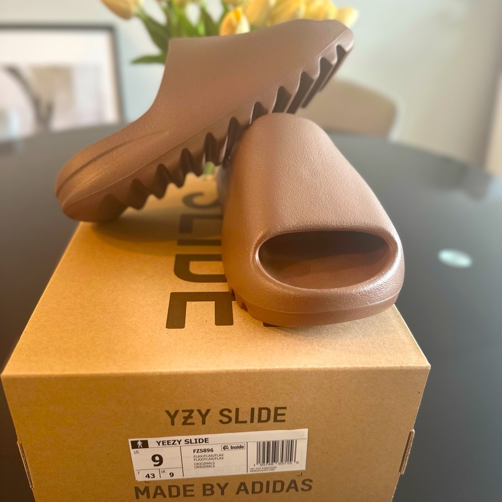 Yeezy slide size 9